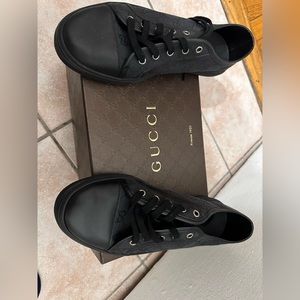Women Gucci low tops